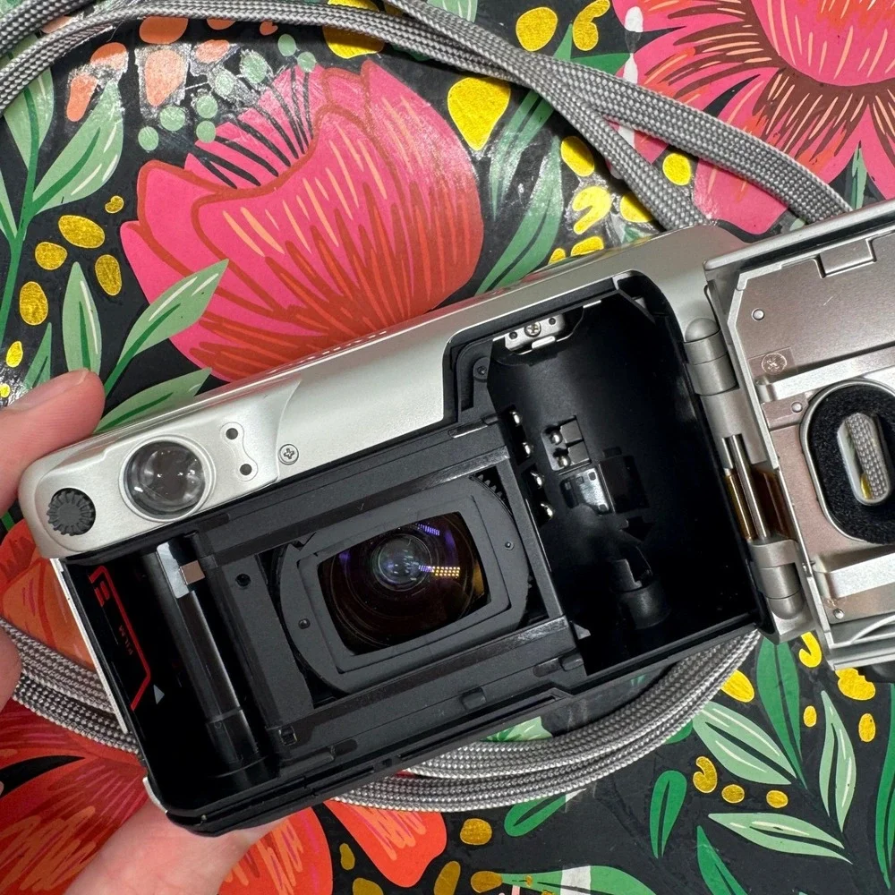 Canon Sure Shot Z155 Caption 35mm Film Camera Zoom Lens 37-155mm Silver Case